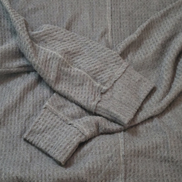 Caslon Oversized Thin Thermal Comfy Sweater Could Hang Off One Shoulder - Picture 4 of 6